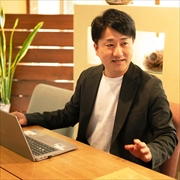 スタッフプロフィール 稲見(工事部 部長代理 兼 マネージャー)