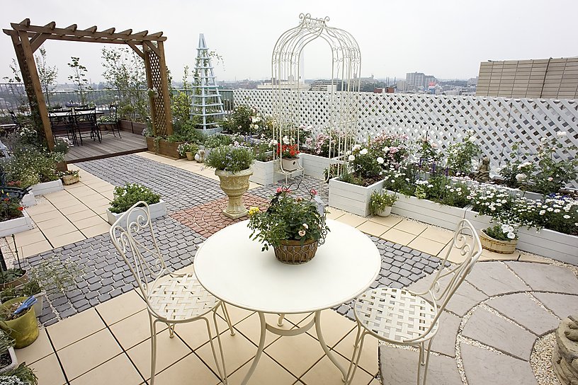 リフォーム・リノベーションの事例｜屋上　ガーデン　テーブル　アーチ