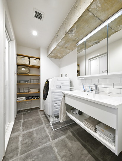 白で統一された洗面室｜神奈川県横浜市マンションリフォーム・リノベーション事例