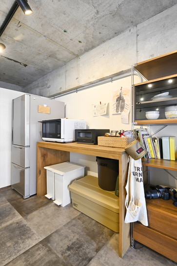 キッチンの背面にはオープンなキッチンボードを｜神奈川県横浜市マンションリフォーム・リノベーション事例