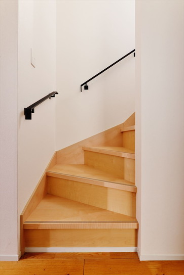 階段の手すりはアイアンに変更。階段全体の雰囲気も一新。｜東京都国分寺市新築建売戸建リフォーム・リノベーション事例