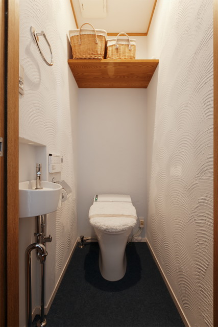 リフォーム・リノベーションの事例｜珪藻土壁のトイレ