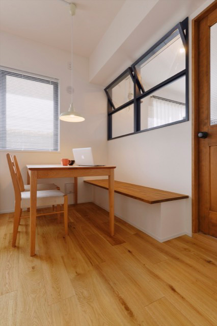 リノベのネタ帳｜造作ベンチ　マンションリノベーション　ダイニングベンチ