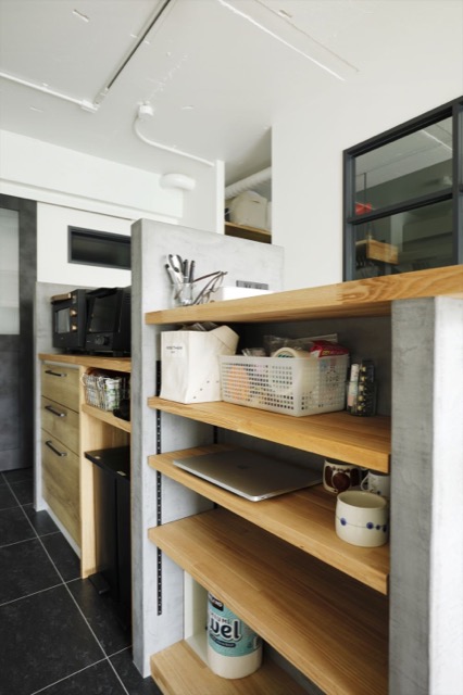 リノベのネタ帳｜壁付けキッチンの収納　キッチン収納　作業台　マンションリノベーション