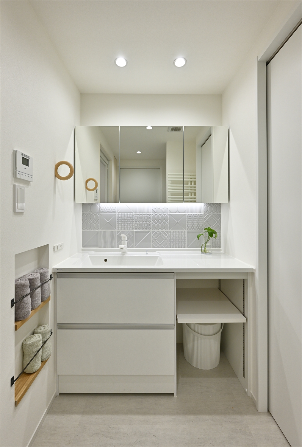リノベのネタ帳｜リノベのアイデア　マンションリノベーション　洗面室　ニッチ収納