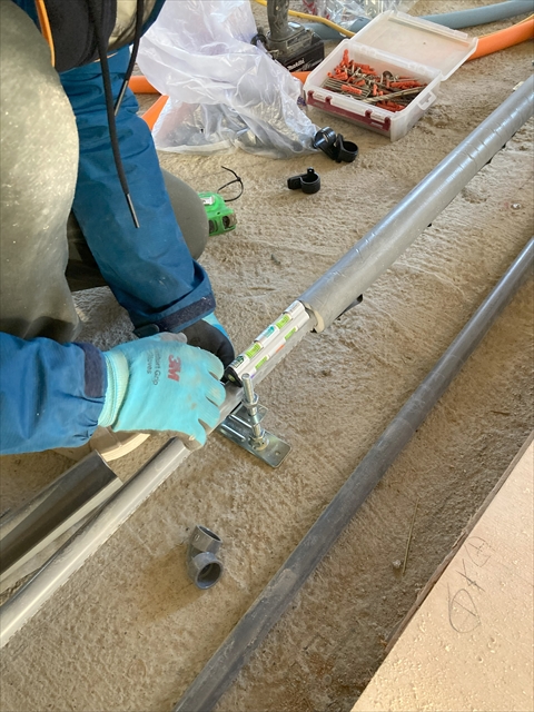 工事部ブログ｜水道配管工事　配管作業の様子