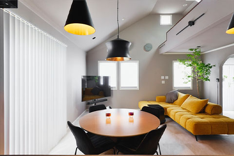 光と影まで美しい。シックにまとめたホテルライクリノベ