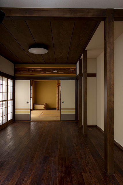 リフォーム・リノベーションの事例|アンティーク・クリの無垢材のフローリング