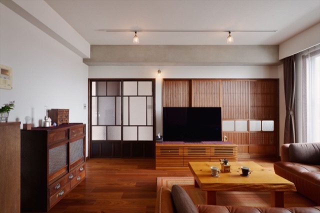 リノベのネタ帳|大人和モダン 古建具 リビング マンションリノベーション
