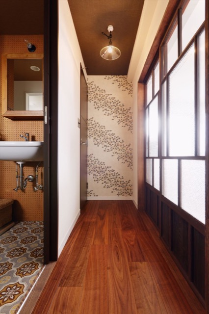 リノベのネタ帳|大人和モダン 古建具 廊下 マンションリノベーション